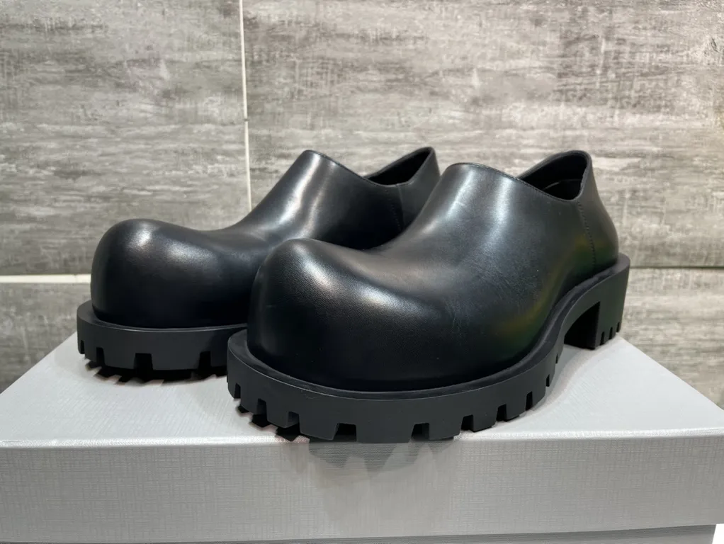 Balenciaga Shoe 